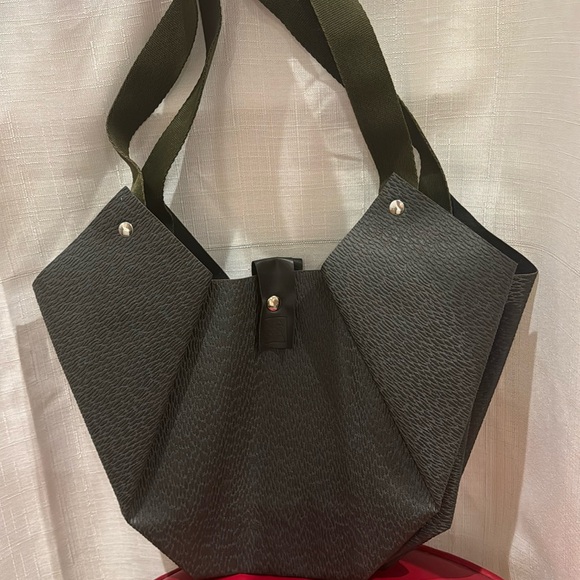 NADA Paris Tulip Synthetic Bag - Picture 1 of 5